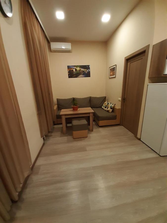 Yerevan, Abovyan 34 My Street Экстерьер фото