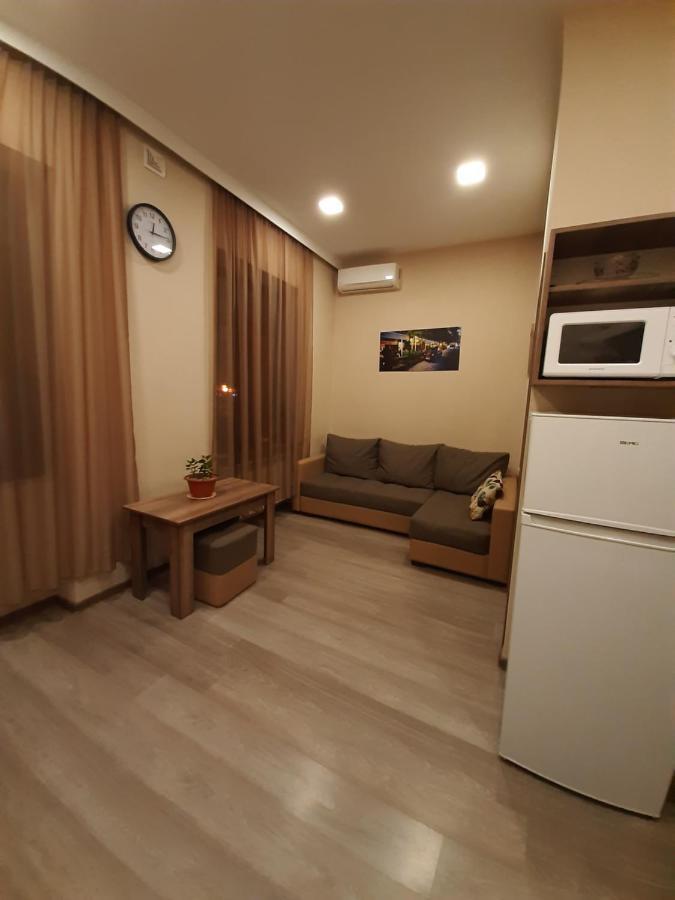 Yerevan, Abovyan 34 My Street Экстерьер фото
